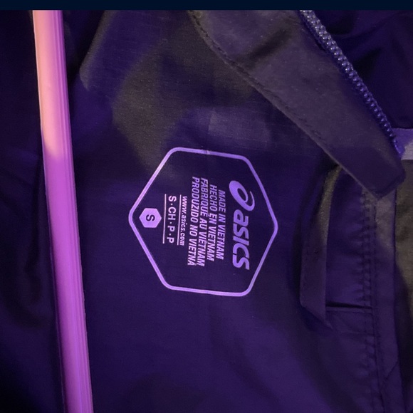 ASICS - Picture 3 of 3